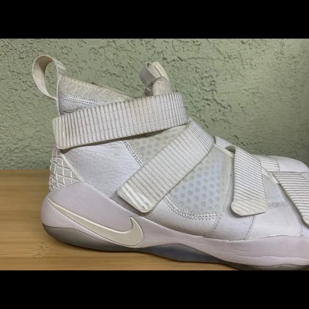 Nike LeBron Soldier 11 'Triple‎ White' 897644 103 Mens Size 11.5 New Rare